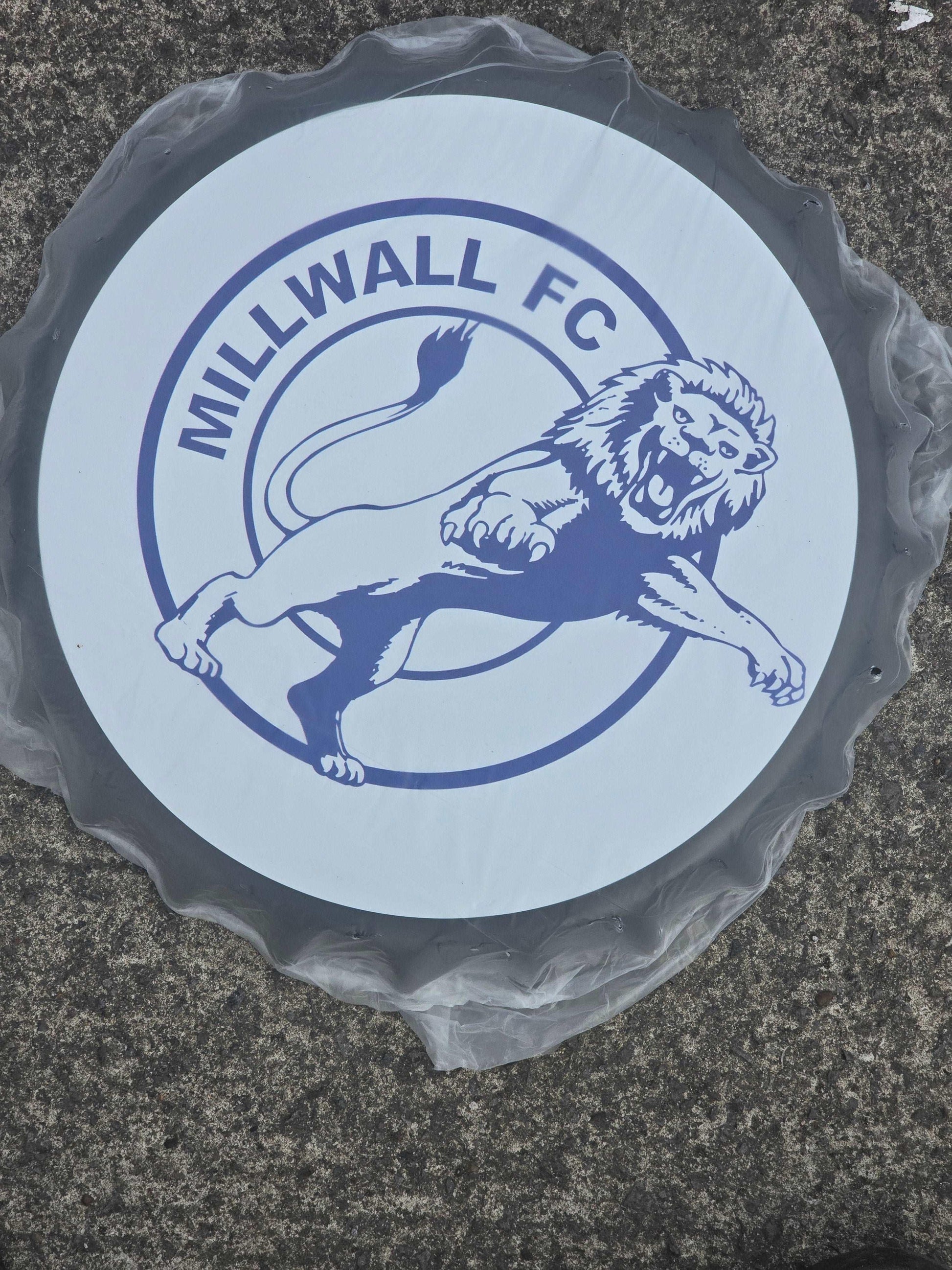 Millwall Wall Art | Bottle Top Sign Wall Art | Retro Sign Man