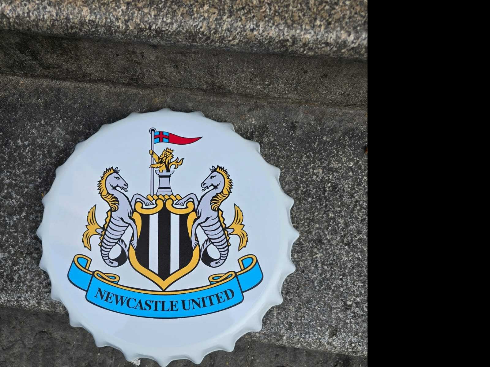 Newcastle United Bottle Top Sign - Retro Sign Man